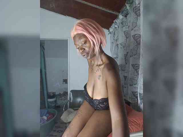 InstaG_TittyMonroe webcam