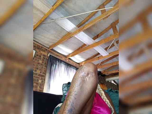 CleavageKING Live Webcam on {site_name}