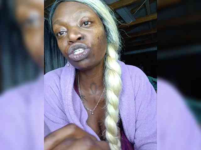 InstaG_TittyMonroe webcam