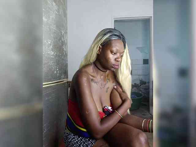 CleavageKING Live Webcam on BongaCams