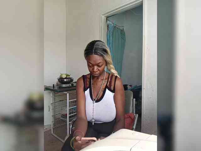 InstaG_TittyMonroe webcam