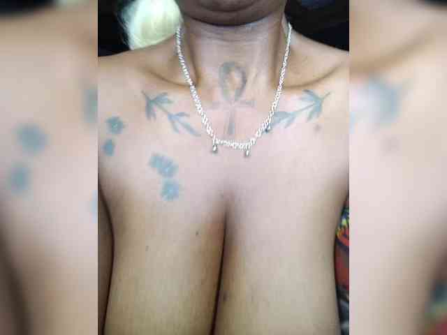 InstaG_TittyMonroe webcam