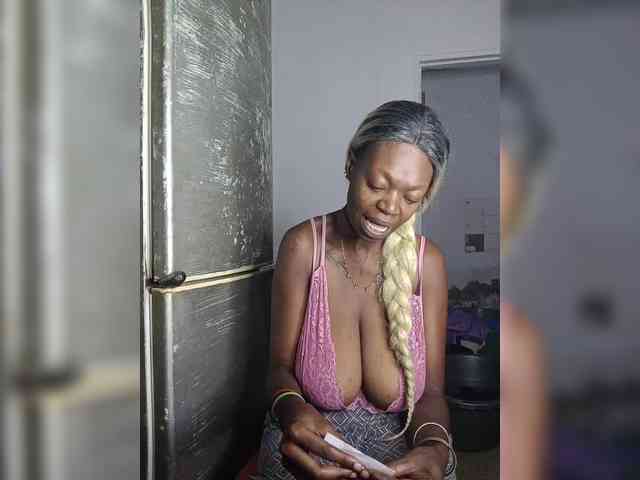 CleavageKING Live Webcam on BongaCams