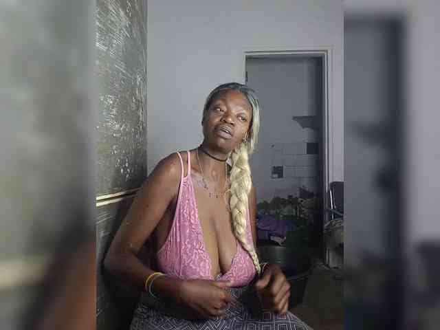 InstaG_TittyMonroe webcam