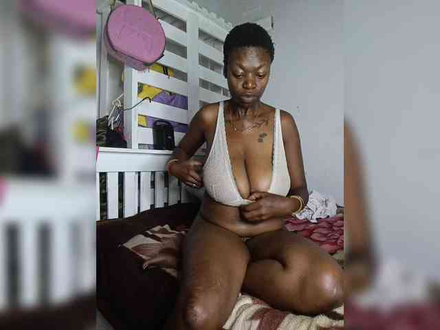 InstaG_TittyMonroe webcam