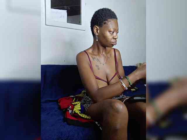 InstaG_TittyMonroe webcam