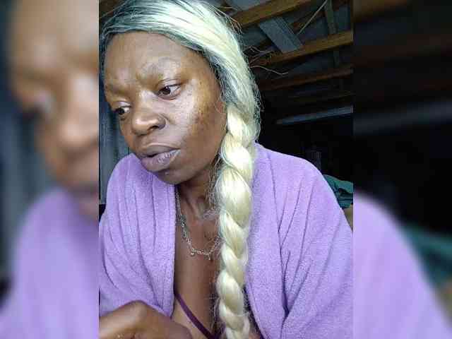 InstaG_TittyMonroe webcam