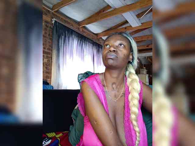 InstaG_TittyMonroe webcam