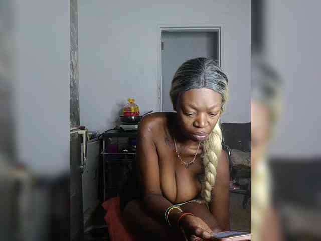 InstaG_TittyMonroe webcam