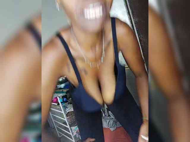 InstaG_TittyMonroe webcam