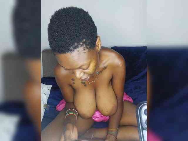 InstaG_TittyMonroe webcam