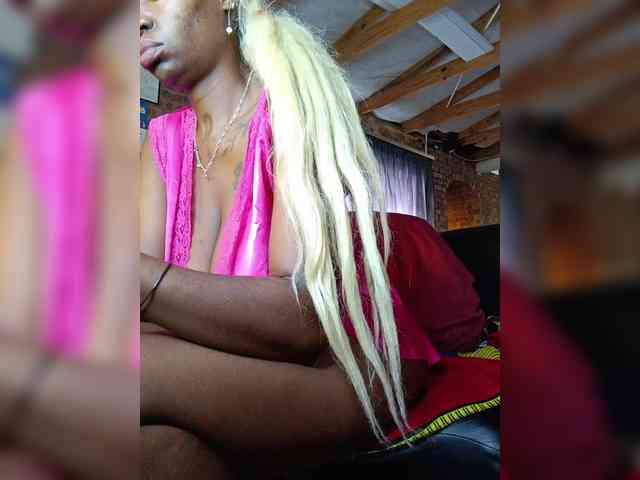 InstaG_TittyMonroe webcam