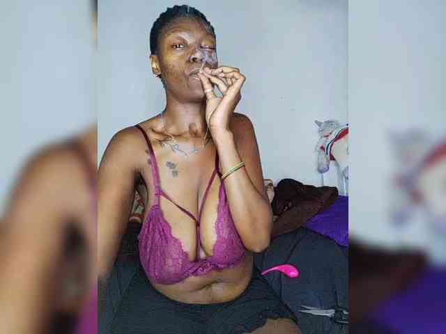 InstaG_TittyMonroe webcam