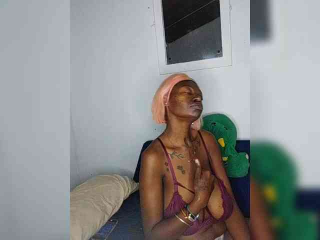 InstaG_TittyMonroe webcam