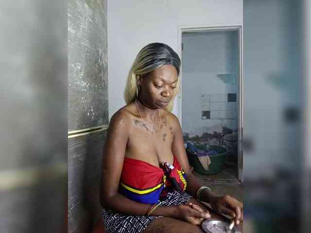 InstaG_TittyMonroe webcam