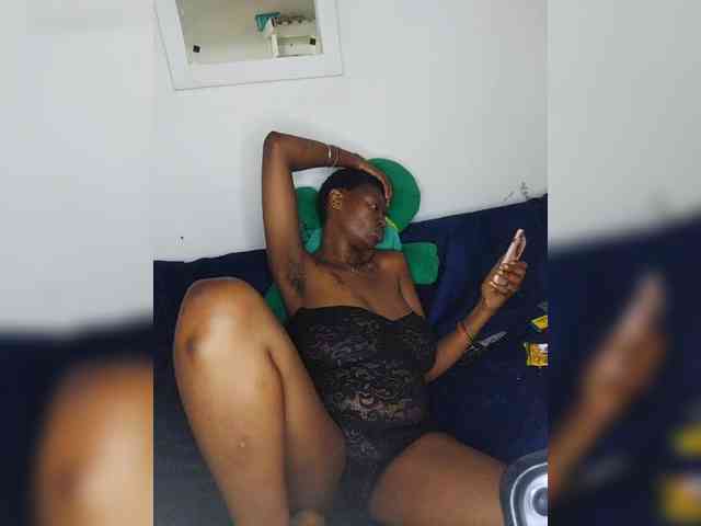 InstaG_TittyMonroe webcam