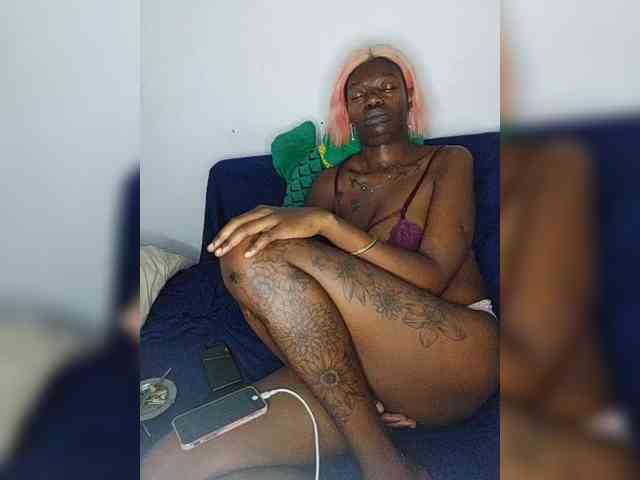 InstaG_TittyMonroe webcam