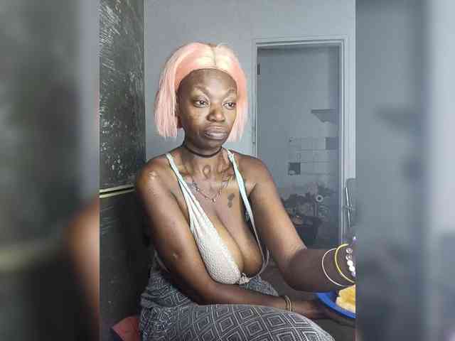 InstaG_TittyMonroe webcam