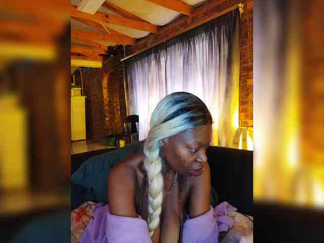 InstaG_TittyMonroe webcam