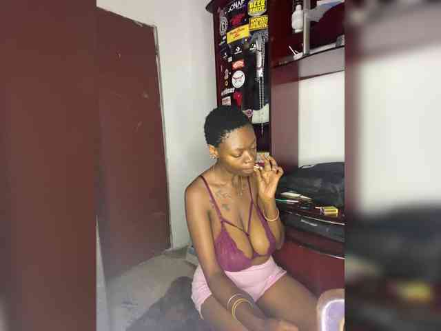 InstaG_TittyMonroe webcam