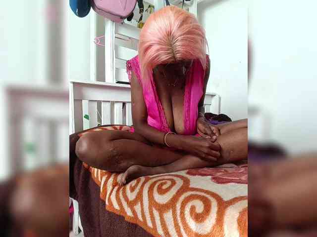 InstaG_TittyMonroe webcam