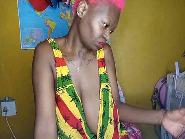 InstaG_TittyMonroe webcam