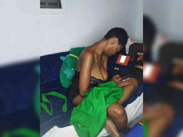 InstaG_TittyMonroe webcam