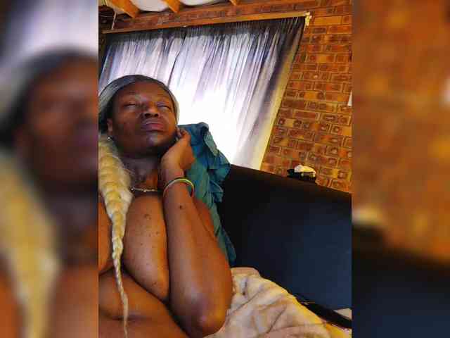 InstaG_TittyMonroe webcam