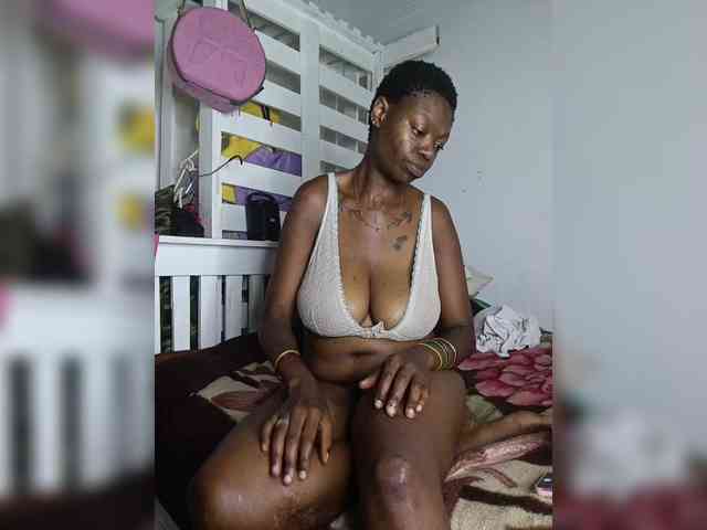 InstaG_TittyMonroe webcam