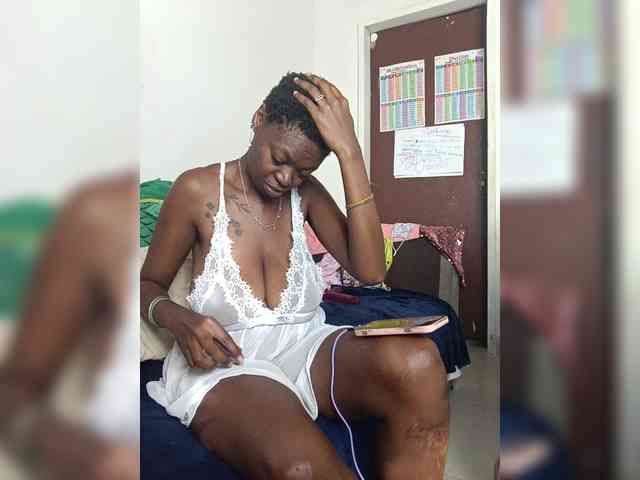 InstaG_TittyMonroe webcam