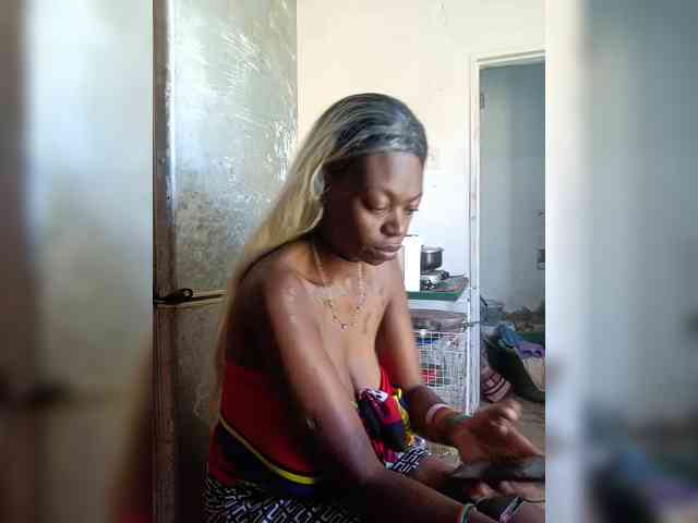 InstaG_TittyMonroe webcam