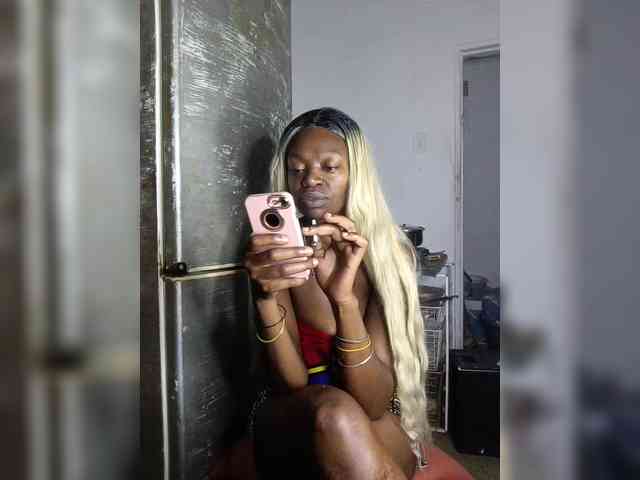 InstaG_TittyMonroe webcam