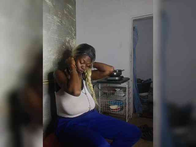 InstaG_TittyMonroe webcam