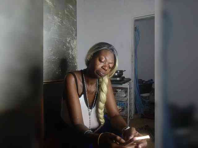 InstaG_TittyMonroe webcam