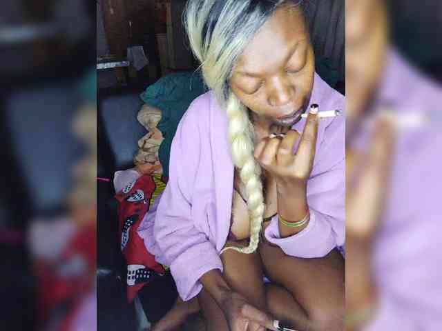 InstaG_TittyMonroe webcam