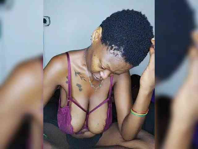 InstaG_TittyMonroe webcam