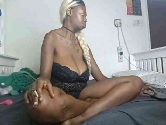 InstaG_TittyMonroe webcam