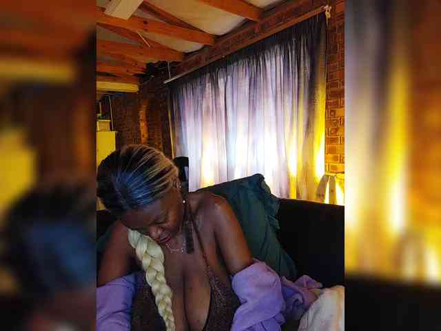 InstaG_TittyMonroe webcam