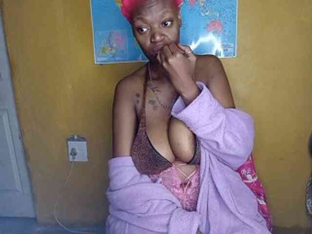 InstaG_TittyMonroe webcam