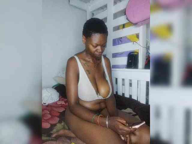 InstaG_TittyMonroe webcam