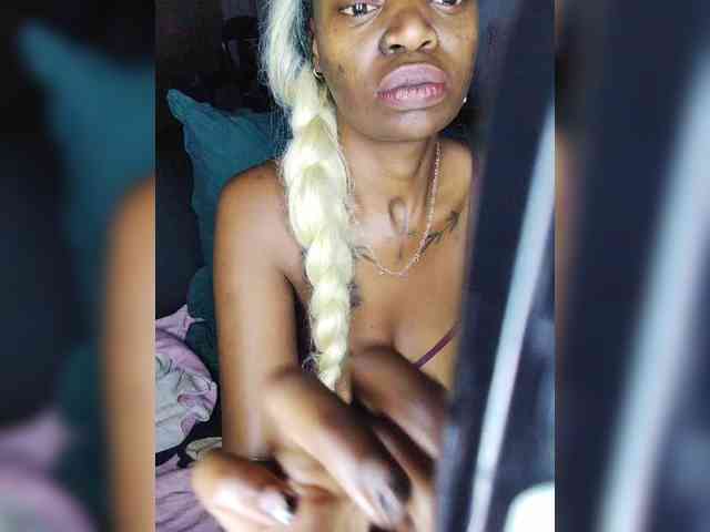 InstaG_TittyMonroe webcam