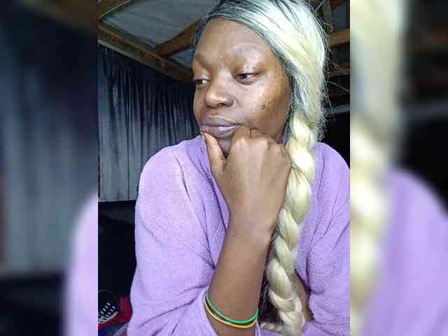 InstaG_TittyMonroe webcam