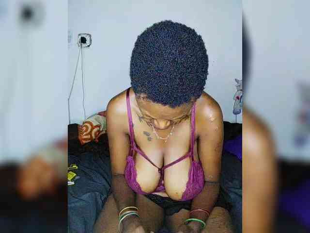 InstaG_TittyMonroe webcam