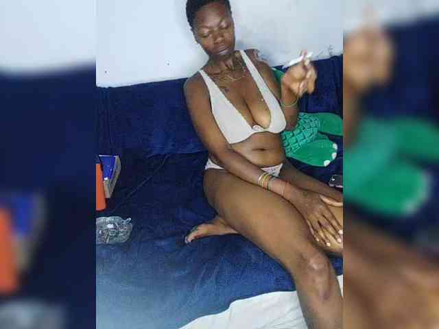 InstaG_TittyMonroe webcam