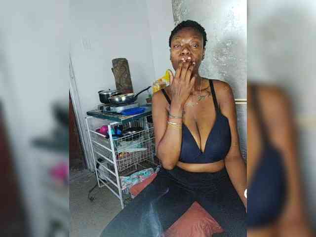 InstaG_TittyMonroe webcam