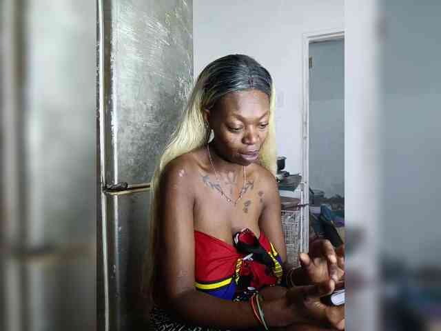 InstaG_TittyMonroe webcam