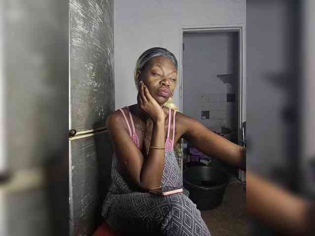 InstaG_TittyMonroe webcam