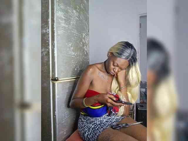 InstaG_TittyMonroe webcam