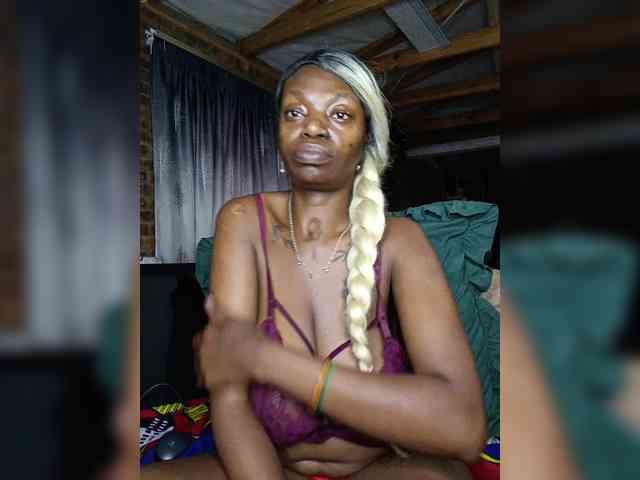 InstaG_TittyMonroe webcam