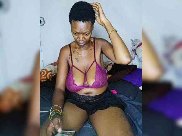 InstaG_TittyMonroe webcam